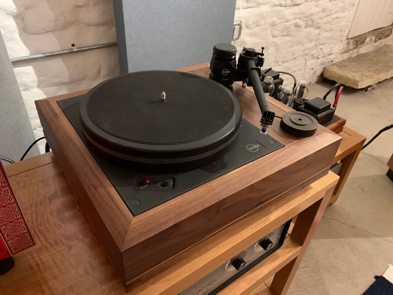 Kuzma Stabi R 1